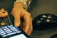 Pagamenti digitali, sotto le feste spese sotto controllo