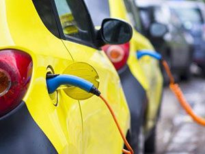 Auto elettriche, Italia indietro