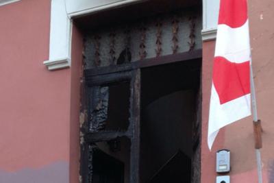 Ostia, dato alle fiamme circolo Pd