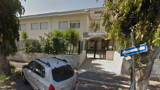 Scuola Don Papacchini: i genitori chiedono tempi certi per il rientro