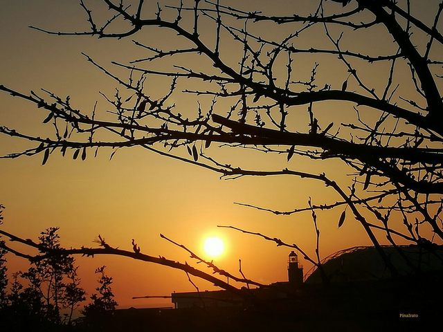 Tramonto al faro (foto Pina Irato)
