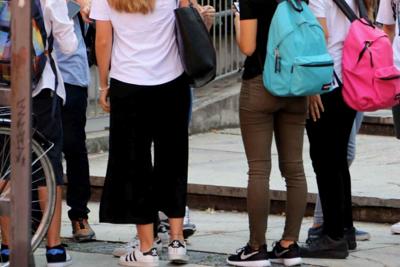 Scuola, s&igrave; a uscita senza adulti