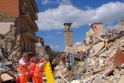 Sisma Amatrice, il sindaco Pirozzi: "Sms da 2 euro finiti altrove"