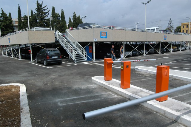 Via Isonzo, novità al parcheggio multipiano