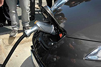 Ztl e isole pedonali, &egrave; polemica sui veicoli ibridi e elettrici