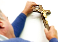 Via il Crocifisso dalla scuola