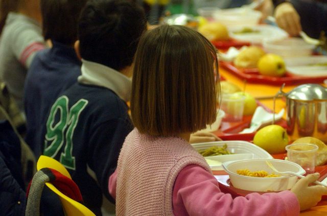 Scuolabus e mensa scolastica: aperte le preiscrizioni online