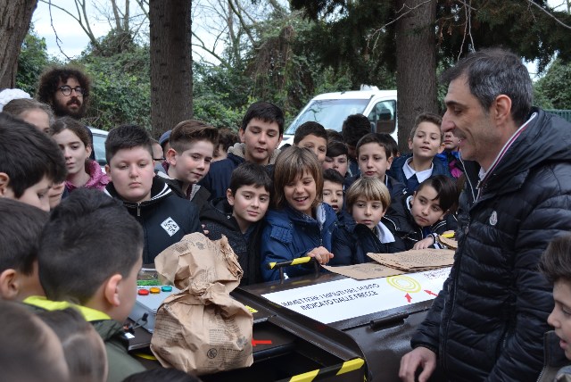 A Cerveteri i bambini sperimentano il compostaggio di prossimit&agrave;