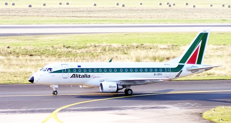 Alitalia, lacrime e sangue