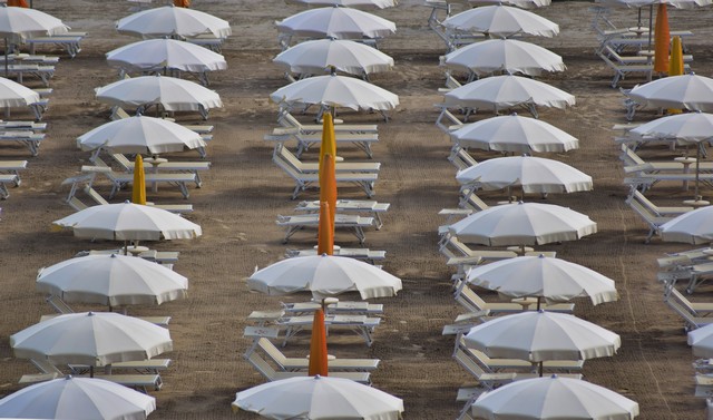 Spiaggia deserta (foto Antonio La Malfa)