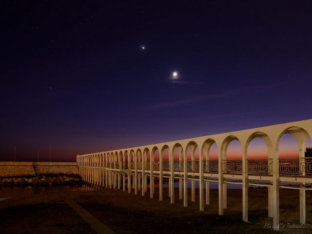 Il Pirgo sotto la Luna e Venere ( foto Marcello Tedeschi)