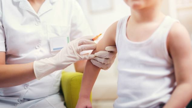 Vaccinazioni, venticinque numeretti e inviti solo per i residenti