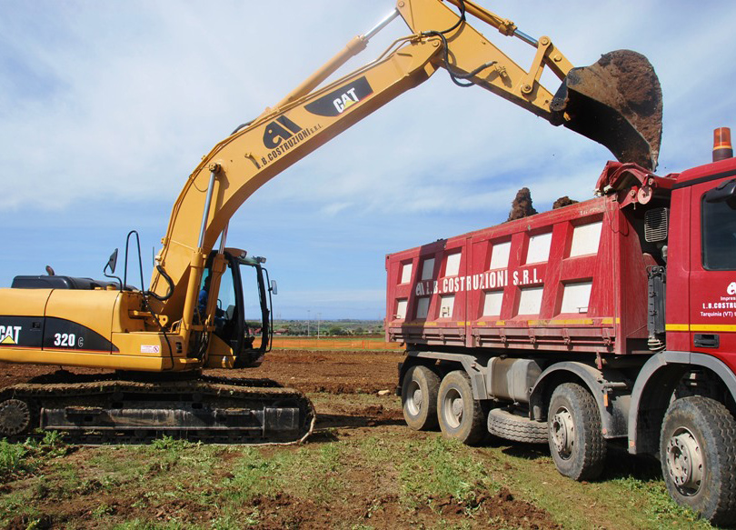 Ruspe in azione per il "Polo logistico del Mediterraneo"