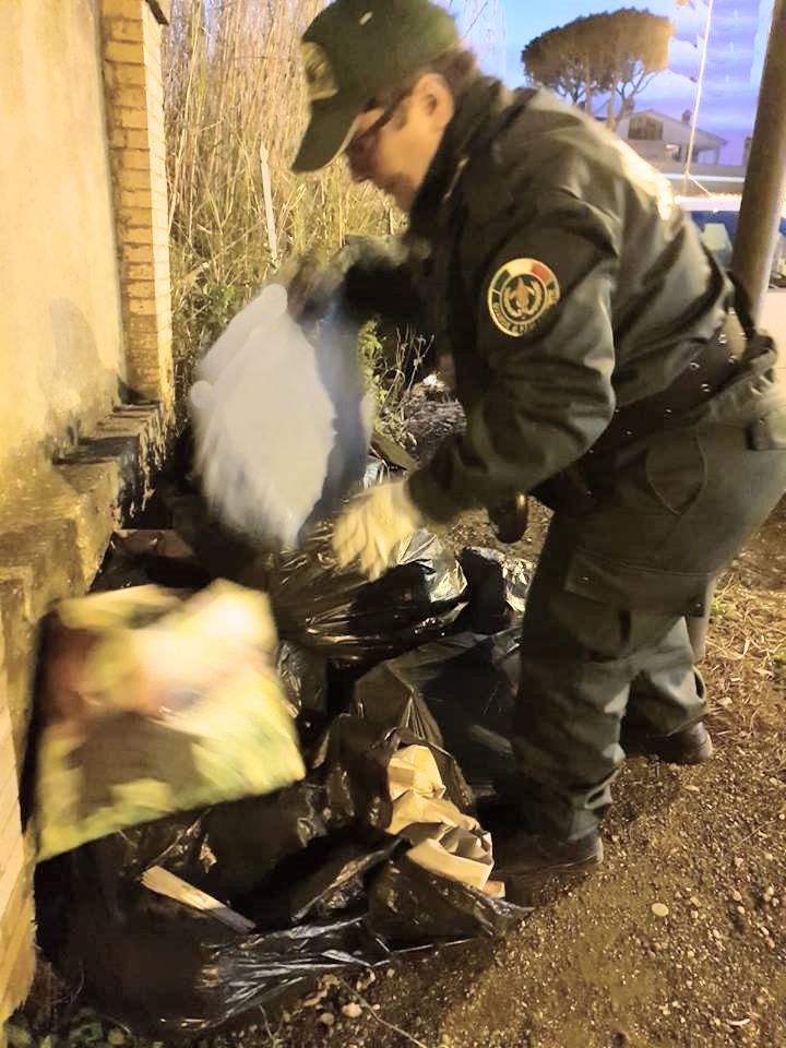 Differenziata, il vicesindaco Bianchi passa alle maniere forti