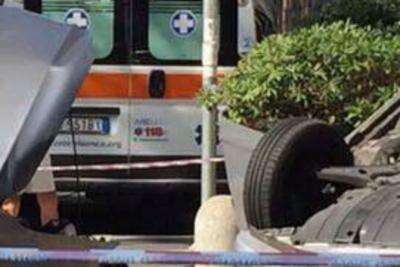 Paura a Roma, auto impazzita tra passanti