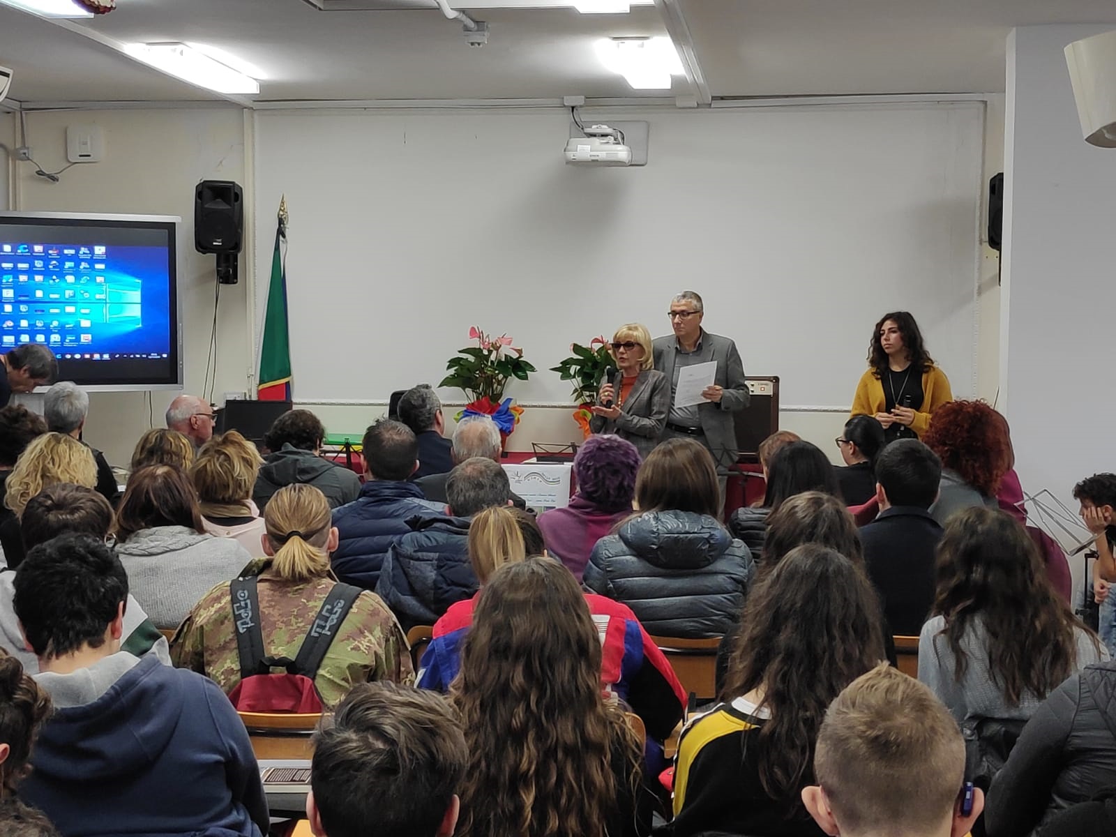 ''Il viale della Pace'': inaugurato al Marconi uno splendido murales