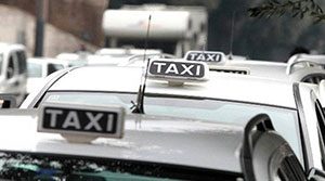 L’ira dei tassisti: “Stop al nuovo regolamento”