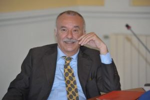 Commercio, ulteriore flessione nelle vendite