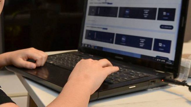 Coronavirus: le scuole vanno online