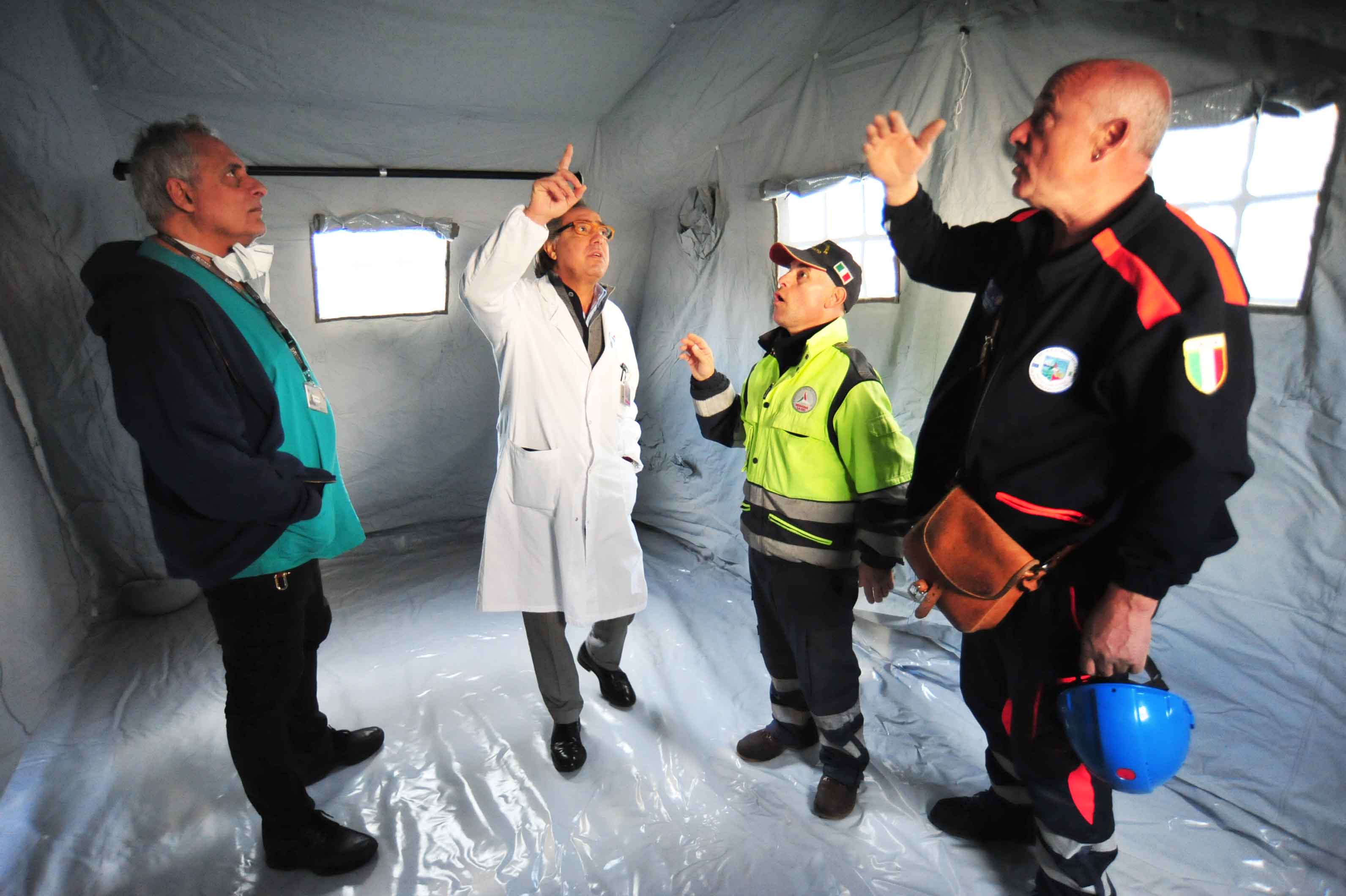 San Paolo, installata la tenda pre triage