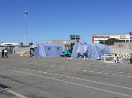 La ASL RM4 precisa: "La tenda al porto effettua tamponi mirati"