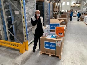 Covid, giunto secondo carico di aiuti Unicef per l’Italia