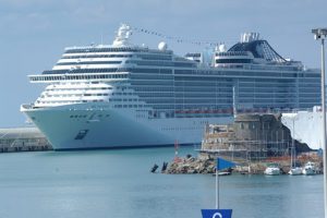 Civitavecchia, la ripartenza del settore crocieristico trascina la città: l’indotto per le strutture ricettive nel 2022 è di 9 milioni di euro