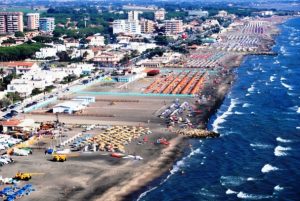 Tarquinia verso la normalità: litorale preso d’assalto e nuova ordinanza del sindaco Giulivi