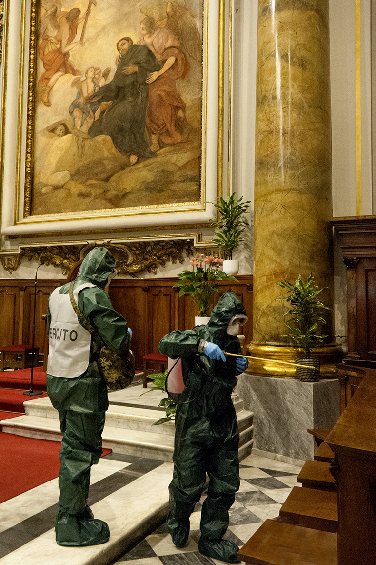 Il 7° Reggimento ‘Cremona’ sanifica la Cattedrale