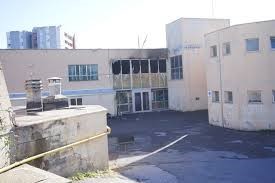 Lavori alla Don Milani nel 2021, M5S: “Questo accade quando non si fa altro che revocare”