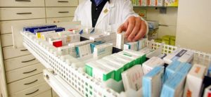 Vaccino over80: si prenota anche nelle farmacie Calamatta e Aurelia