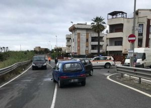 Santa Marinella, scontro tra due auto: una persona ferita
