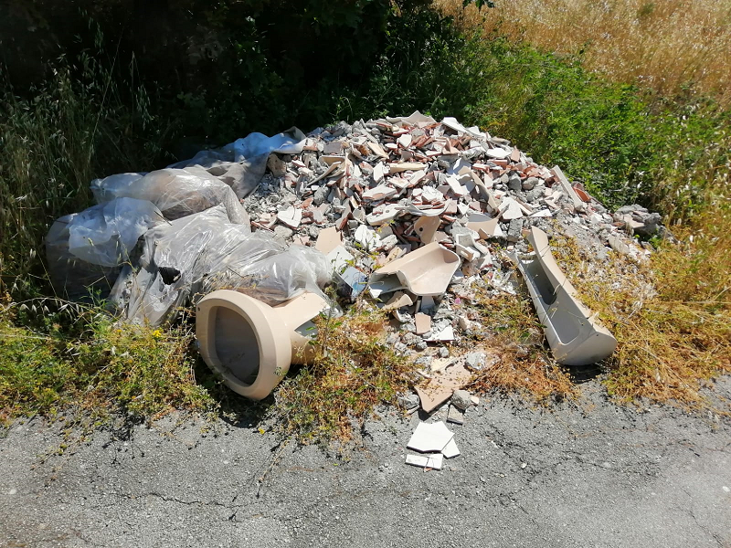 Sermoneta (LT) – Sequestrata area con 200 tonnellate di rifiuti non smaltiti