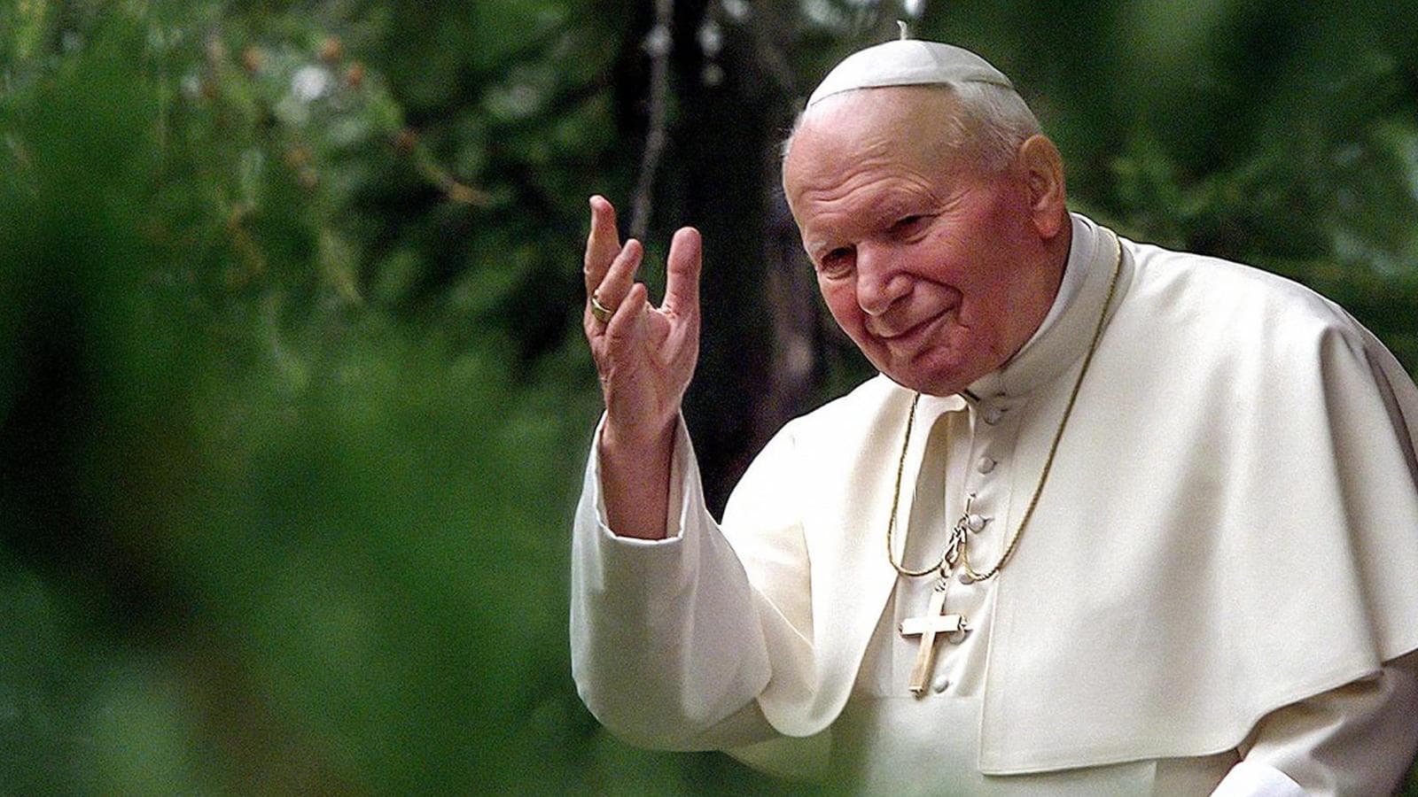 Una via e una statua per Karol Wojtyla