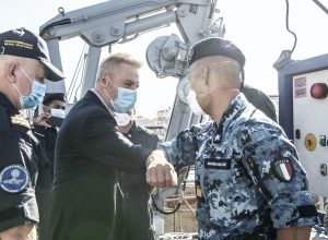 Guerini visita cacciamine Numana dopo ritrovamento motopesca