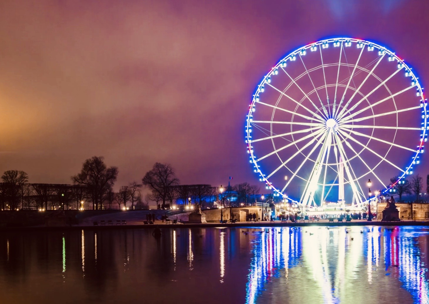 Una ruota panoramica per illuminare la Marina
