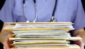 Cartelle cliniche, approvata mozione per costo calmierato ritiro