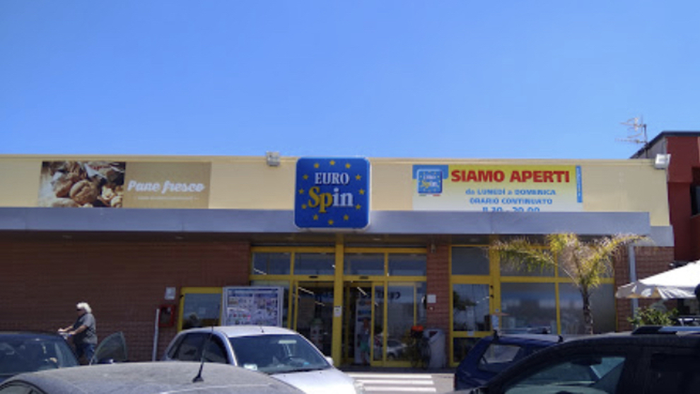 Colpo nella notte all’Eurospin: bottino da 30mila euro
