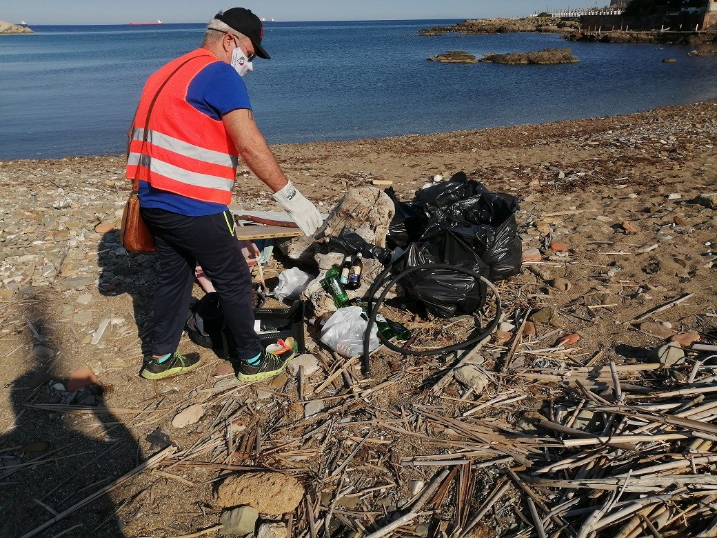 Pulizia spiaggia ex ristorante ‘La Medusa’, operazione compiuta