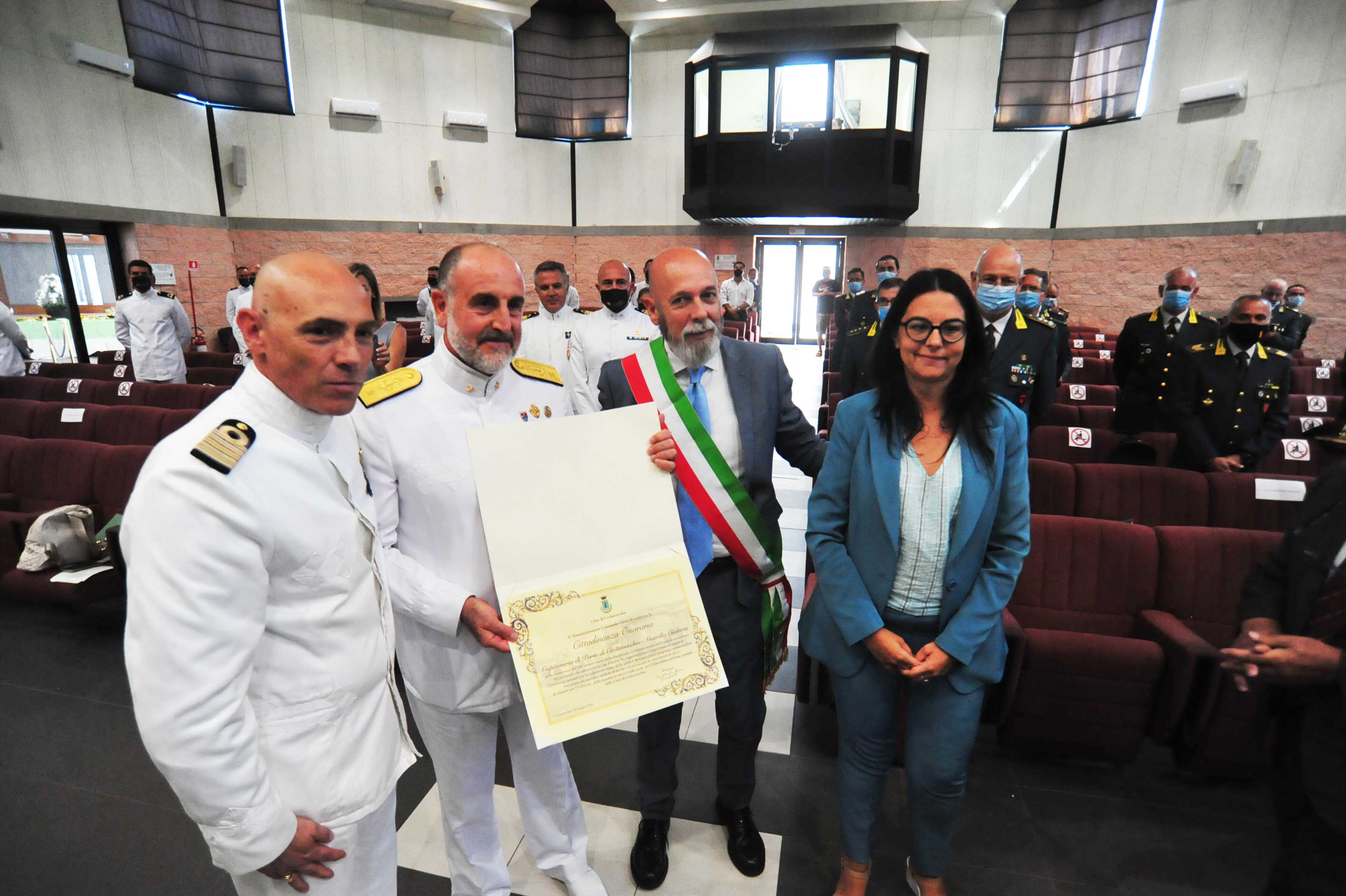 Conferita la cittadinanza onoraria alla Capitaneria di porto