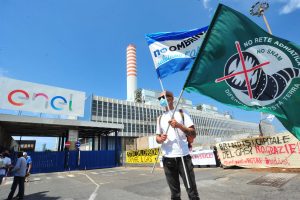 Manfiestazione no carbone (1)