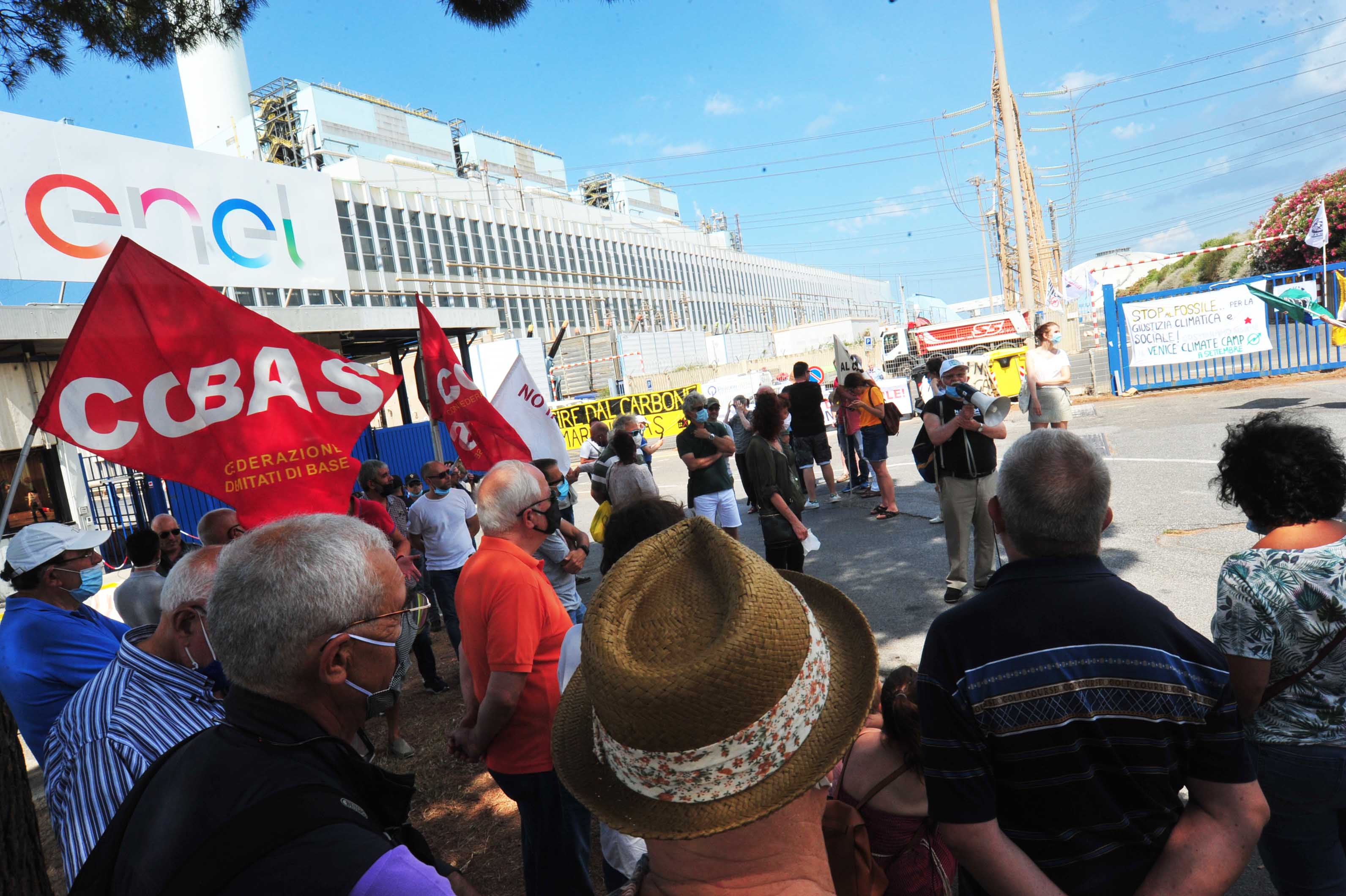 Tvn, in tanti per dire no ai combustibili fossili