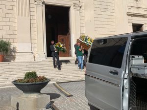 3DA9D43B-F4E6-452C-8C17-4497AE29740D