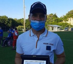 Il sindaco di Allumiere
 


ringrazia la polizia locale