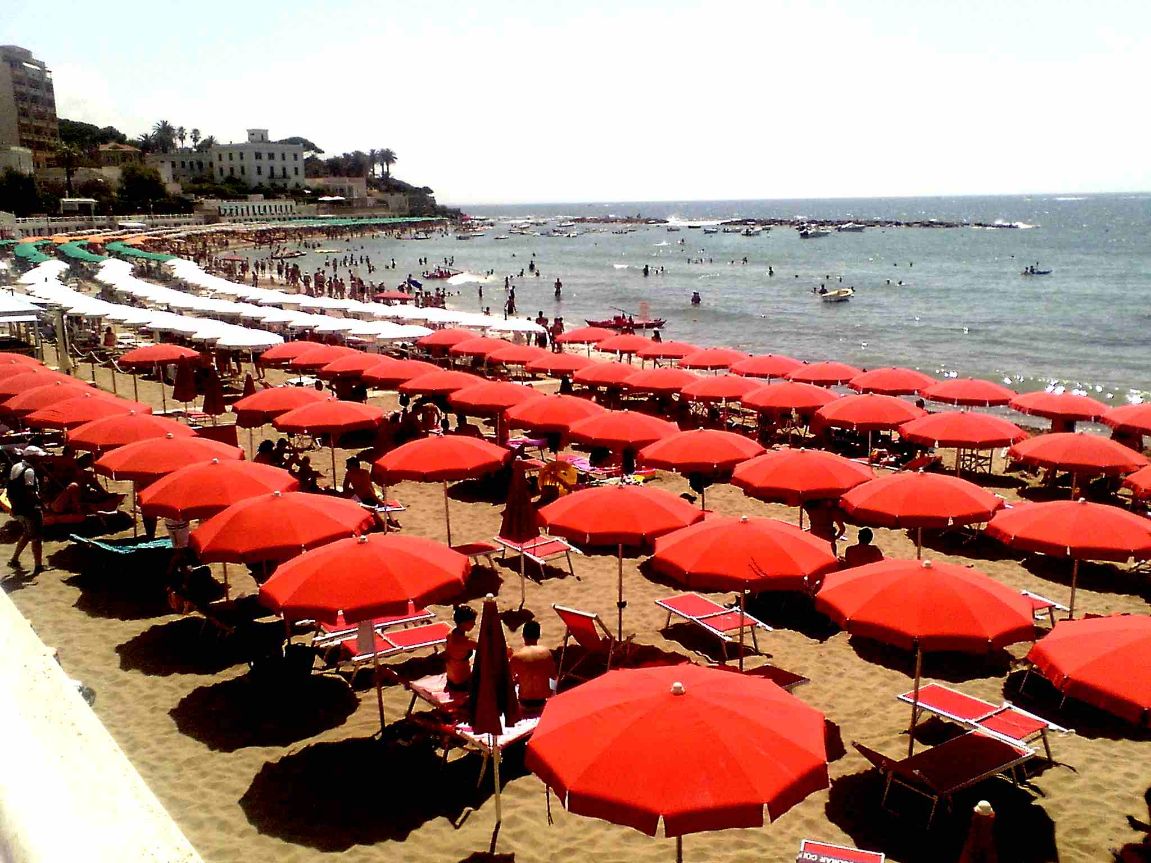 Stabilimenti balneari, Tar dà ragione ai gestori: installazioni non vanno rimosse prima di nuova concessione