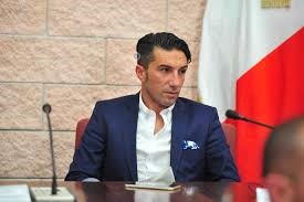 Bivacco, Giammusso a Giannini: “Giustamente allontanato chi non ha rispetto per il decoro urbano”