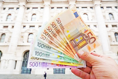 Salari al lumicino: nel Lazio oltre un milione di lavoratori guadagna meno di 25mila euro l’anno