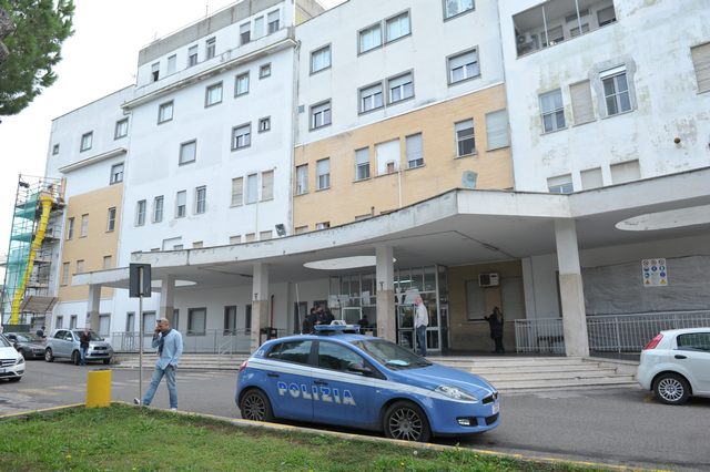 Positivo al Covid fugge dal pronto soccorso. Rintracciato dalla Polizia