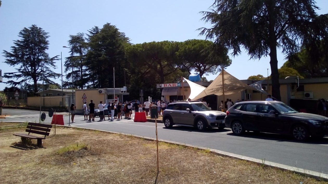 Positivi al Malaspina, a Bracciano 3mila giovani in fila per il tampone