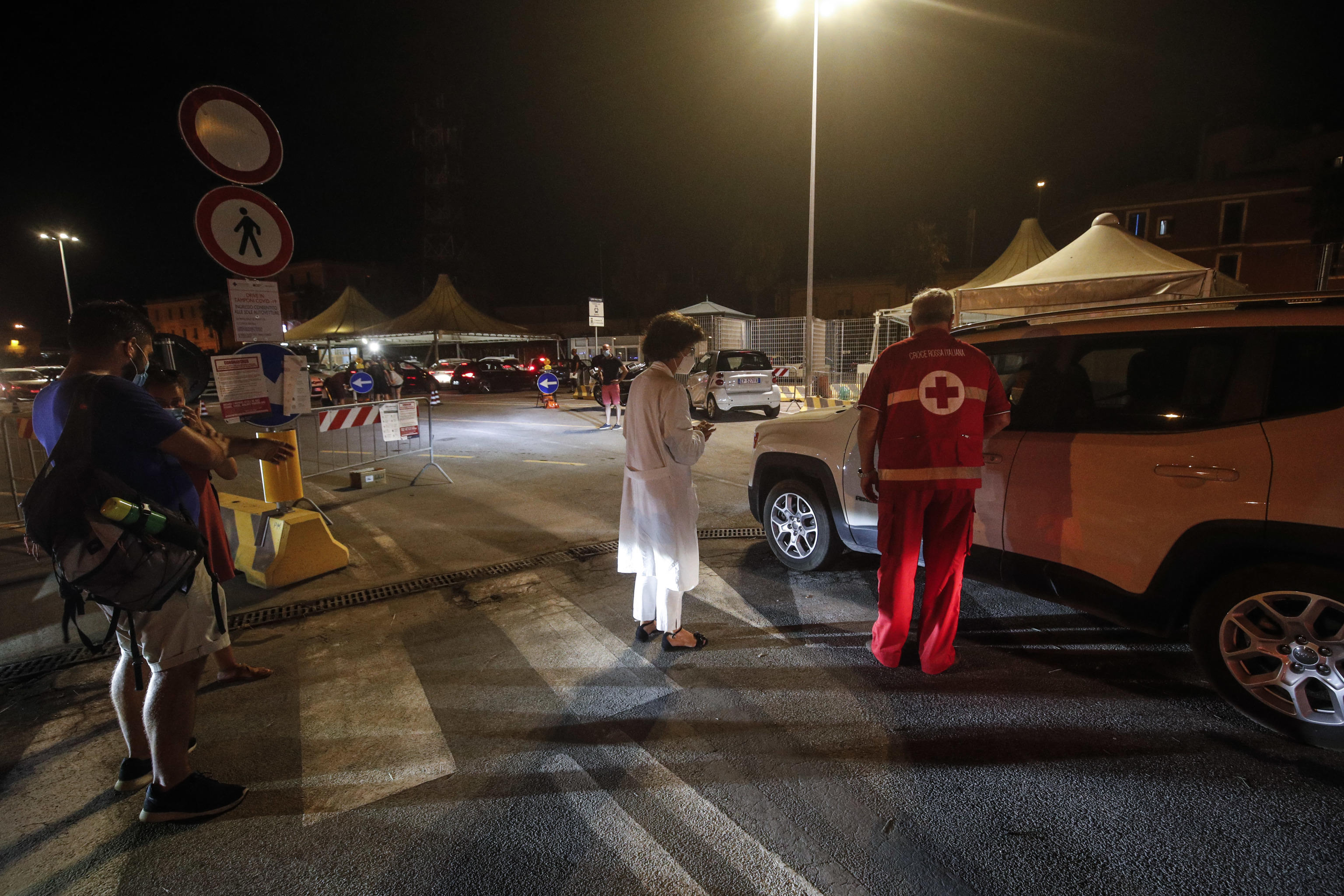 Coronavirus, oltre 600 tamponi al drive in del porto di Civitavecchia